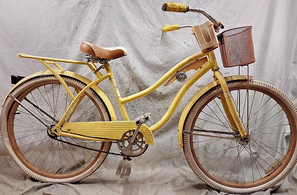 2020 Huffy Nel Lusso Cruiser Bike 18" Medium Yellow Steel Single Speed Step-Thru